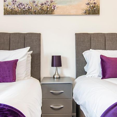 Onsitestays - Cosy 2-Bedroom Apartment With Private Entrance & Long Stay Prices เกรฟเซ็นด์ ภายนอก รูปภาพ