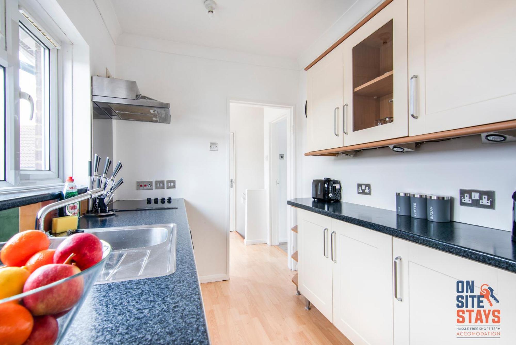 Onsitestays - Cosy 2-Bedroom Apartment With Private Entrance & Long Stay Prices เกรฟเซ็นด์ ภายนอก รูปภาพ