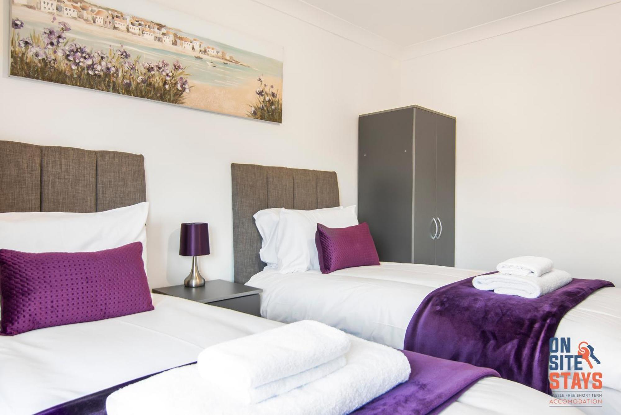 Onsitestays - Cosy 2-Bedroom Apartment With Private Entrance & Long Stay Prices เกรฟเซ็นด์ ภายนอก รูปภาพ