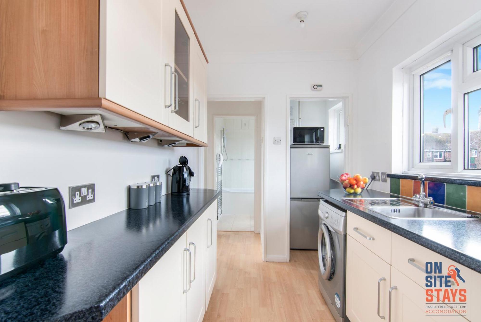 Onsitestays - Cosy 2-Bedroom Apartment With Private Entrance & Long Stay Prices เกรฟเซ็นด์ ภายนอก รูปภาพ