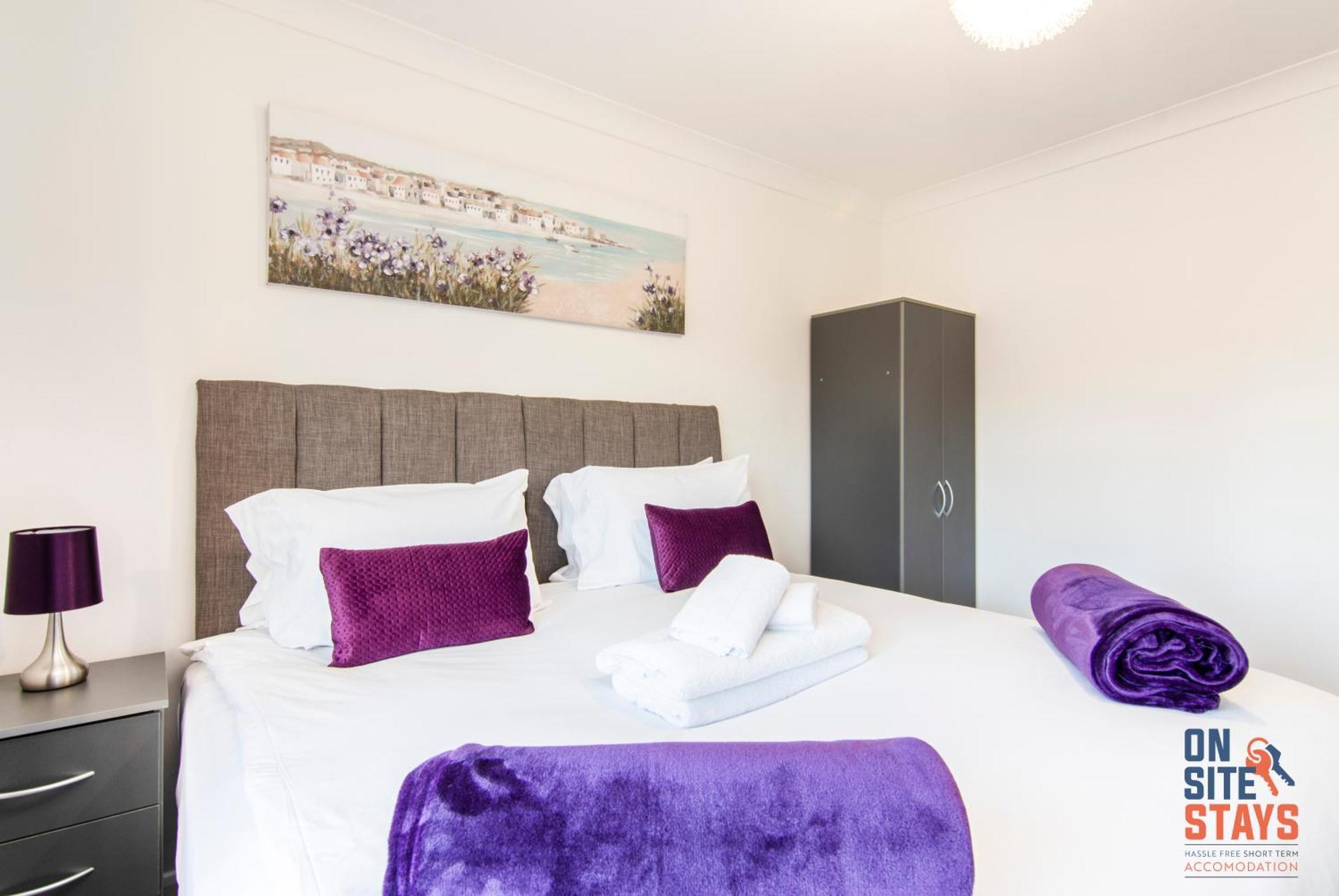 Onsitestays - Cosy 2-Bedroom Apartment With Private Entrance & Long Stay Prices เกรฟเซ็นด์ ภายนอก รูปภาพ