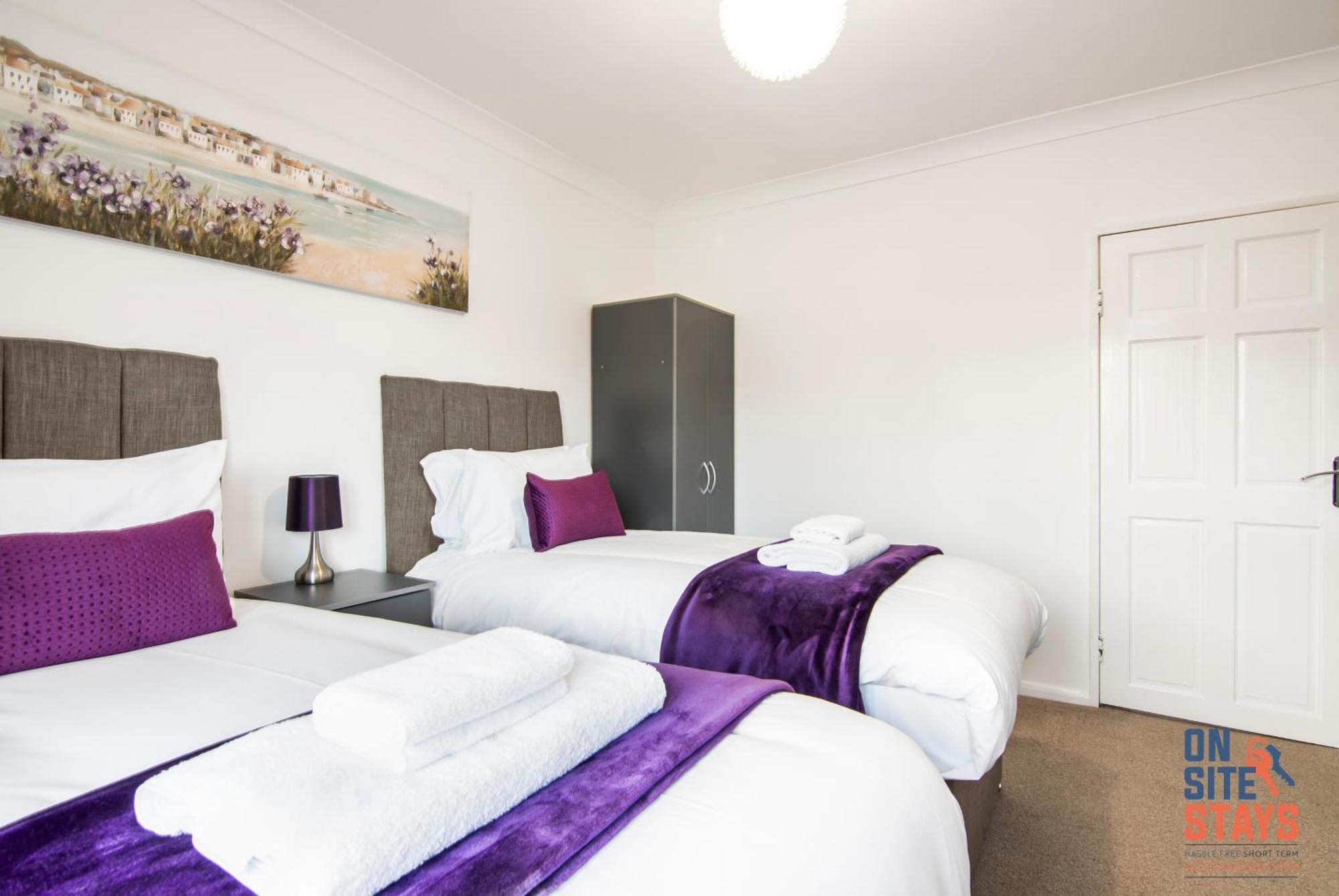 Onsitestays - Cosy 2-Bedroom Apartment With Private Entrance & Long Stay Prices เกรฟเซ็นด์ ภายนอก รูปภาพ
