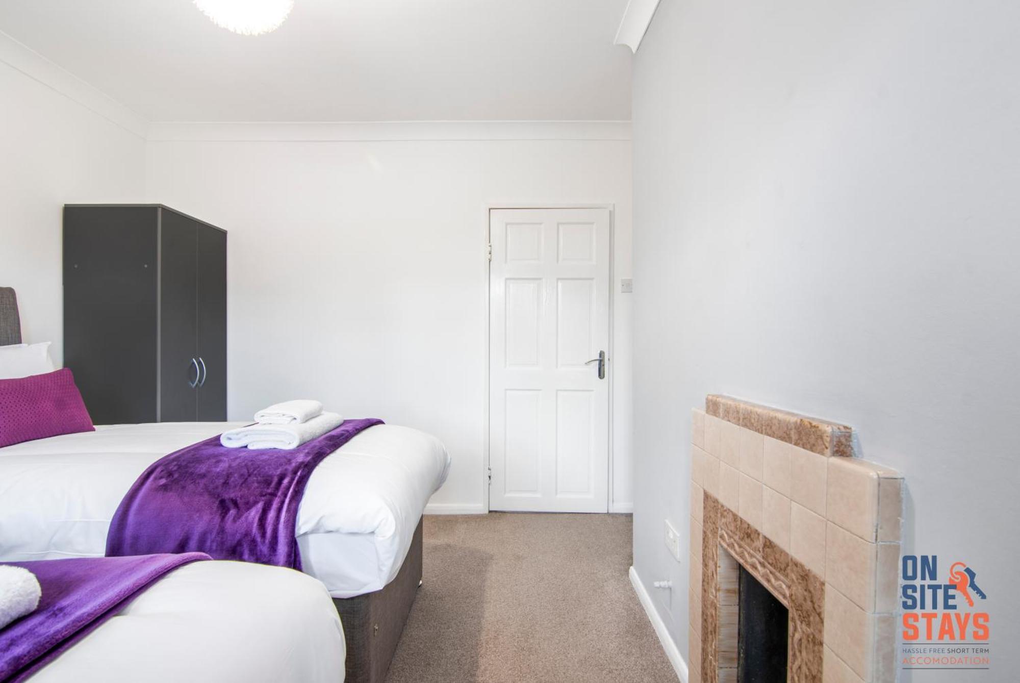 Onsitestays - Cosy 2-Bedroom Apartment With Private Entrance & Long Stay Prices เกรฟเซ็นด์ ภายนอก รูปภาพ